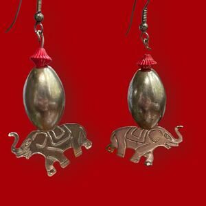 Vintage Dangle Earrings Elephant And Beads Zoo Circus Retro Boho Teacher